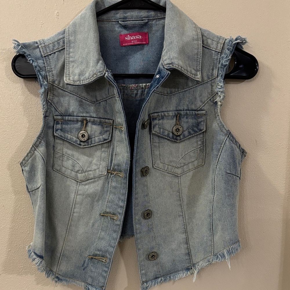 Shasa Light Blue Denim Vest
100% Cotton